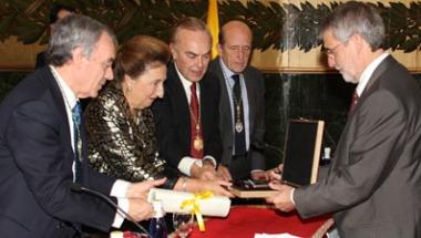 Xavier Bosch recull el Premi Carlos IV de la Real Academia Nacional de Medicina